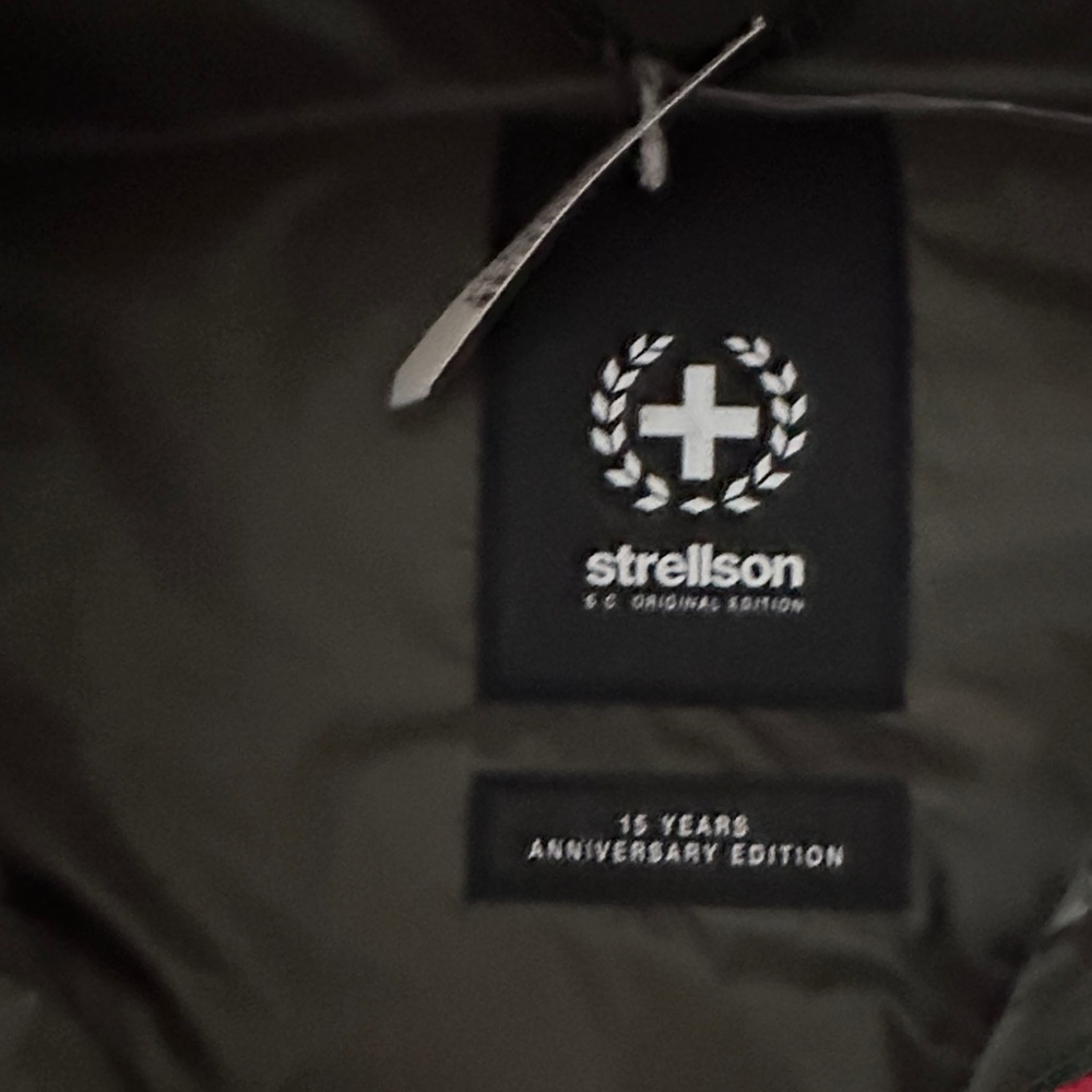 Strellson Kids Red Puffer Jacket - Picture 5 of 7